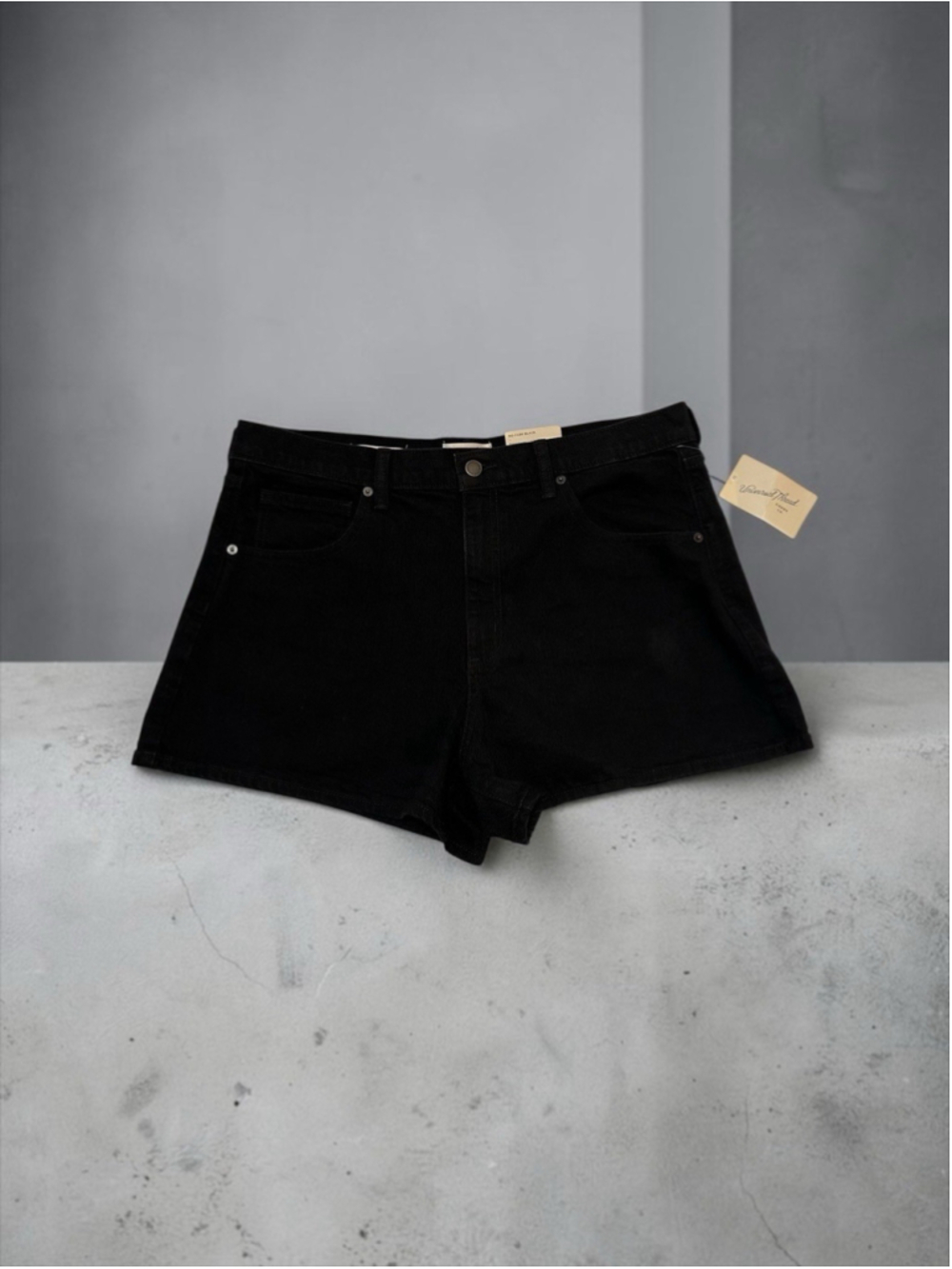 Universal Thread High-Rise 90s Cut-off Denim Shorts Womens 14R No-fade Black NWT